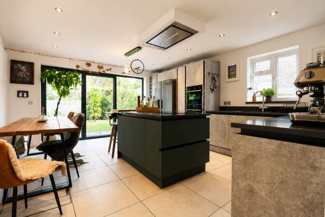 77, Birchanger Road, London photo 4