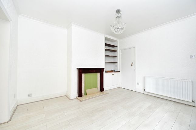 37, Brecklands, South Yorkshire photo 4