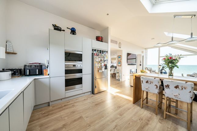 95 East Beach Road, Chichester photo 3