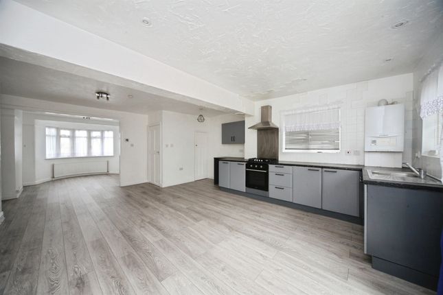 49, Browning Road, Luton photo 4
