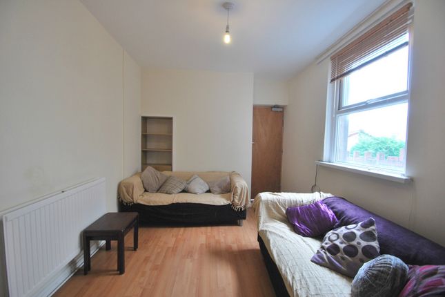 Tewkesbury Street, Cardiff photo 4