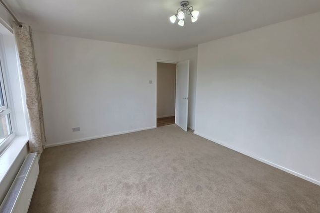 10, Stoneleigh Court, Peterborough photo 4