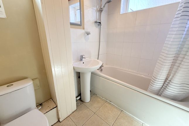 76 Ancrum Street, Newcastle Upon Tyne photo 4