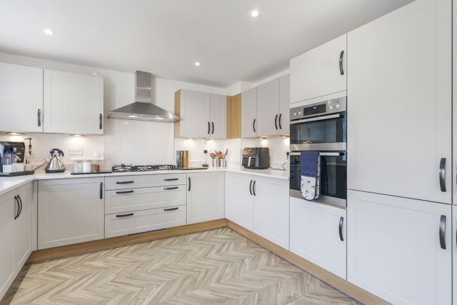 5, North Down Close, Saltash photo 2