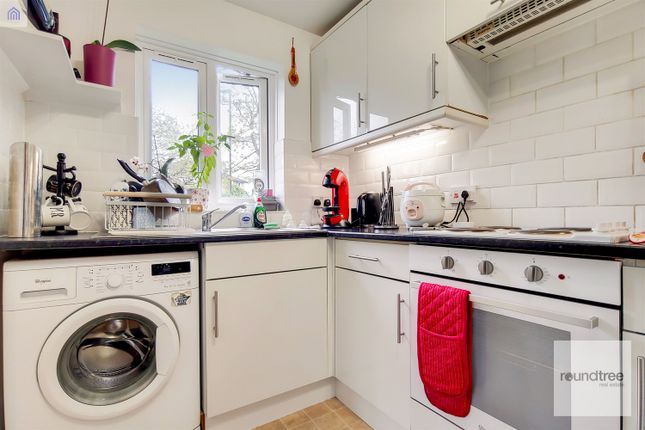 Flat for sale in Dogrose Court, Wenlock Gardens, Hendon