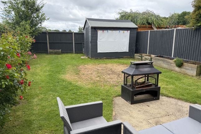31 Oak Drive, Tewkesbury photo 2