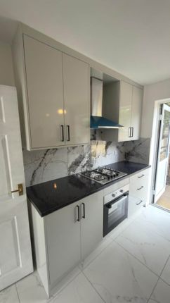 3, Lodge Close, Uxbridge photo 3