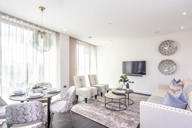 Thumbnail Flat to rent in Thornes House, Charles Clowes Walk, Vauxhall, London