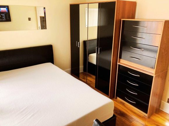 Bedroom 3B.Jpg