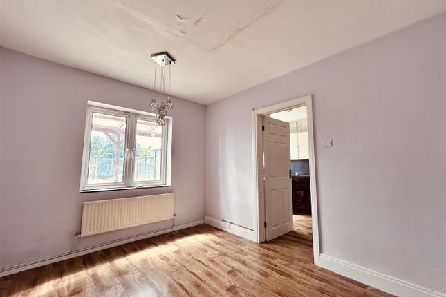 Property to rent in Cordelia Road, Stanwell, Staines