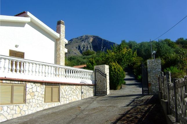 Villa for sale in Orsomarso, Cosenza, Calabria, Italy