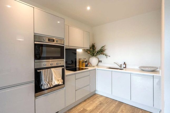 Flat 3, Foundry House,, Elmsleigh Road, Surrey photo 5