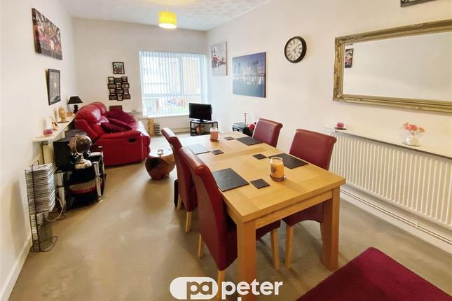 Flat to rent in Dean Street, Aberdare