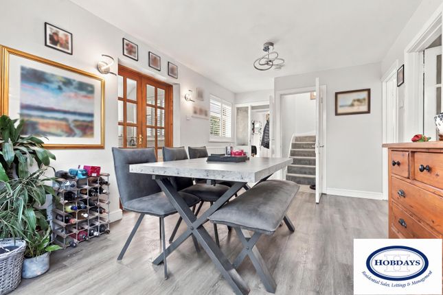 26, Trewenna Drive, Potters Bar photo 4