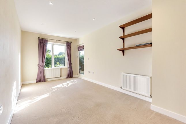 5 Weycombe House,, Wispers Lane, Haslemere photo 4