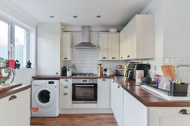 Heaton Road, Tooting photo 4