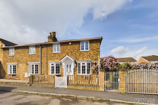 Cottage for sale in Great North Road, Hatfield