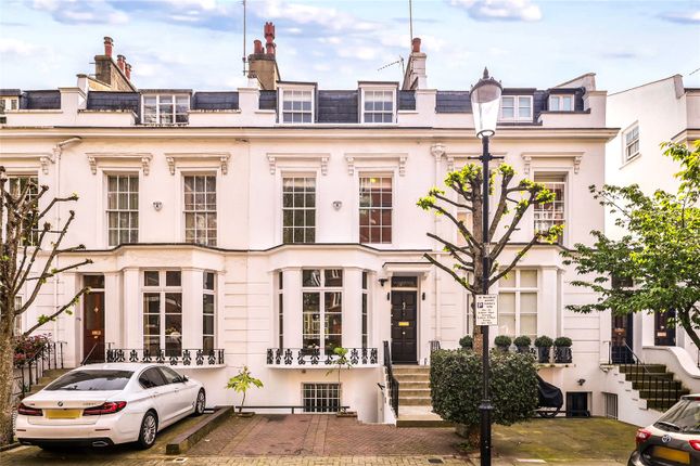 Terraced house to rent in Abingdon Villas, London