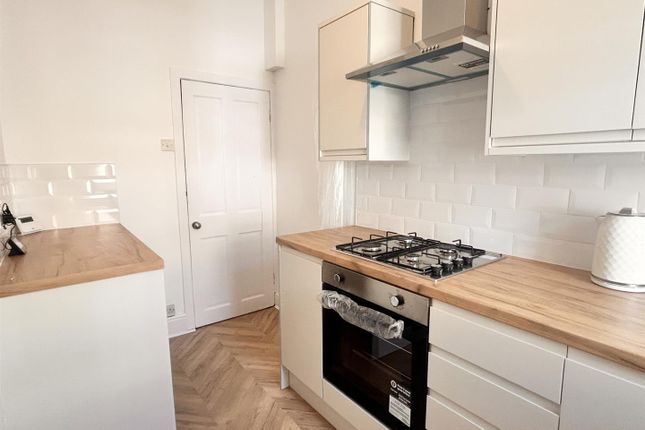 19, Hanover Street, Sowerby Bridge photo 3
