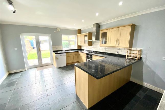 24, MOUNTAIN ASH photo 2