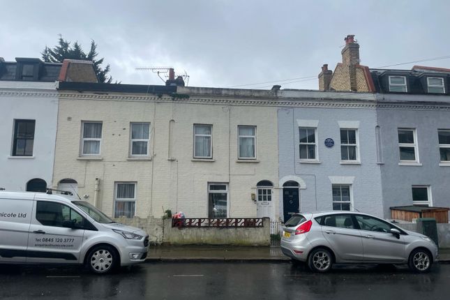 Thumbnail Terraced house for sale in Fountain Road, London