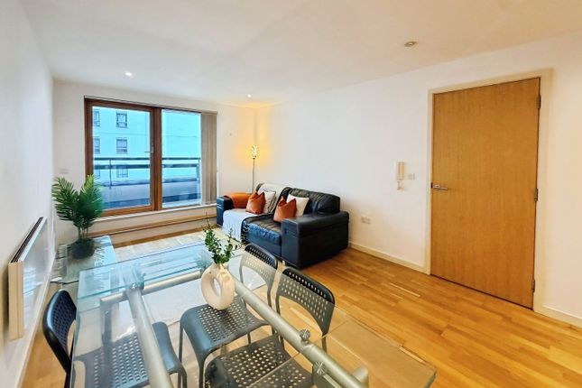 118, The Gateway West, Leeds photo 3