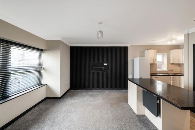 Maisonette for sale in Holmesdale Road, Reigate
