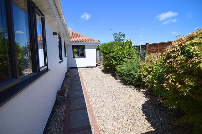 Hurstwood, West Drive, Aldwick, Aldwick Bay Estate, West Sussex photo 3