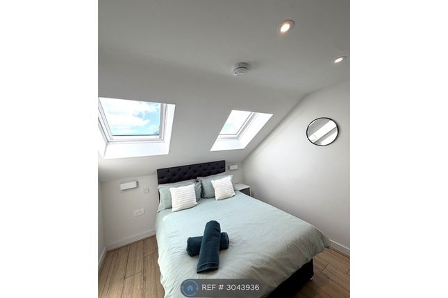 Flat  A, Northgate, Hessle photo 5