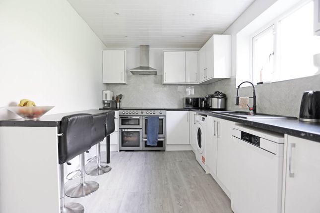 7, Dudley Gardens, Romford photo 2
