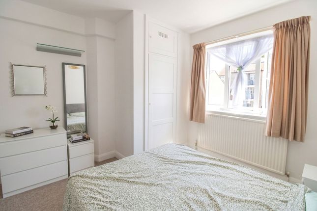 28 Lushington Road, Eastbourne photo 3