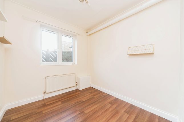 Flat for sale in Summer Road, Thames Ditton, Surrey