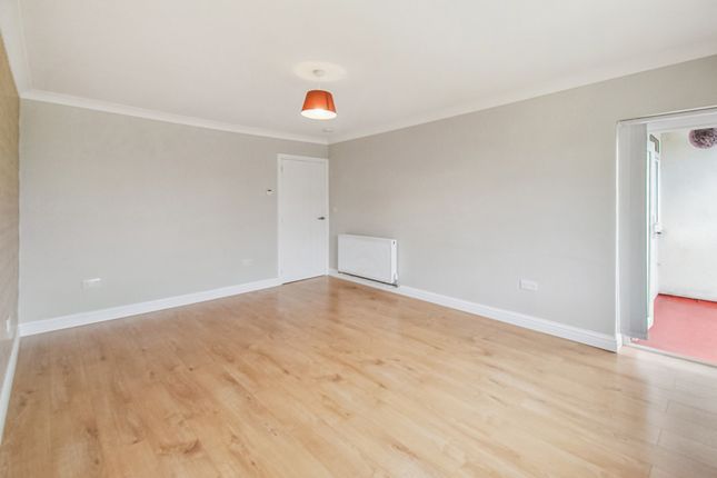 24, Tarfside Gardens, Cardonald photo 4