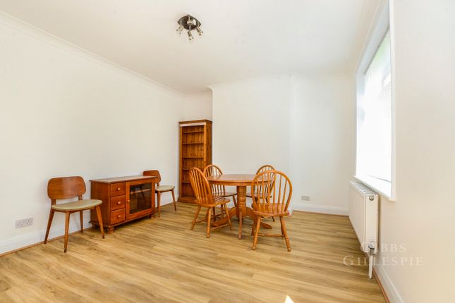 9, Winston Court, Harrow photo 4