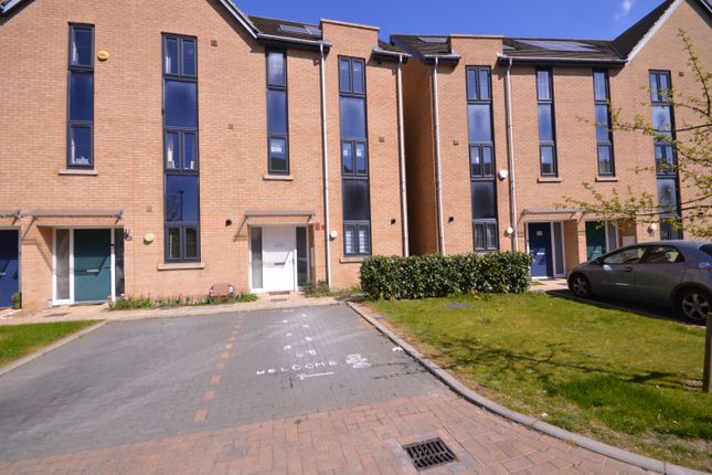 Town house to rent in Stephen Jewers Gardens, Upney Lane, Essex