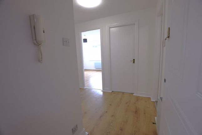 19, Mill Meadow, Newton-Le-Willows photo 2