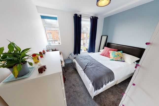 A Cozy And Well-Maintained Single Bedroom Featurin...