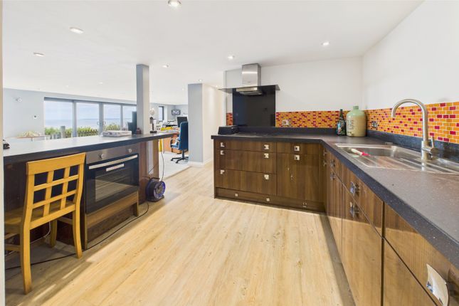 Second Kitchen