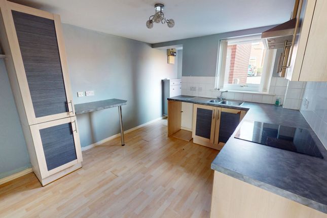 Flat 11, Stone Pillar Court Bucknall Old Road, Stoke-On-Trent photo 3