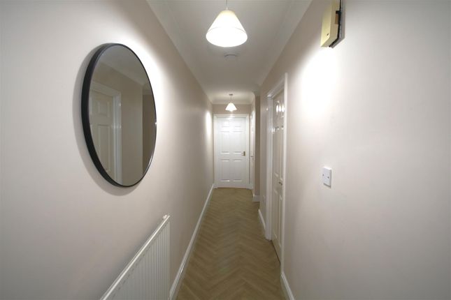 18, Godfrey Gardens, Canterbury photo 4