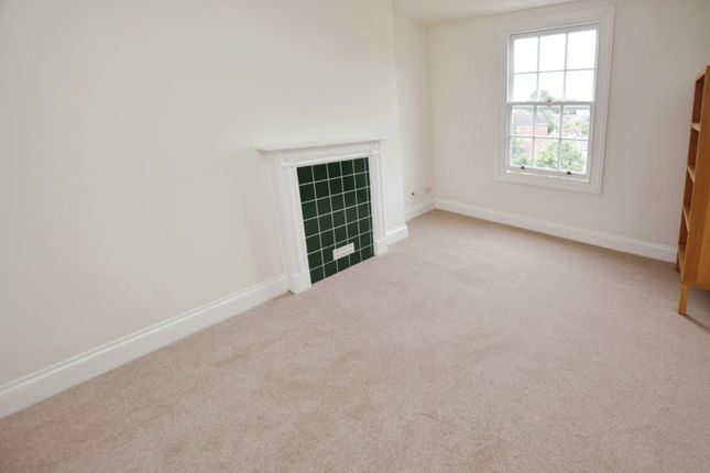 Top Floor Flat, 68, Magdalen Street, Exeter photo 2