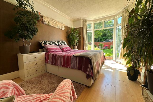 118, Bellingham Road, London photo 3