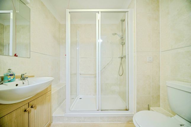 38, Eden Court, Bletchley photo 4