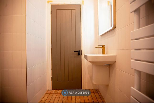 Flat, Wilbraham Road, Manchester photo 5