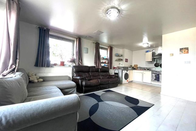Flat for sale in Centreway Apartments, Axon Place, Ilford