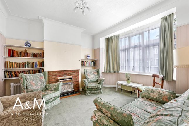194, Gantshill Crescent, Gants Hill photo 4