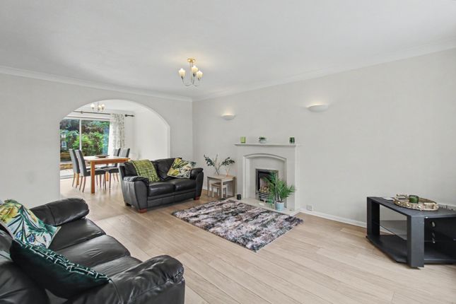 88, Ashdown Avenue, Farnborough photo 2