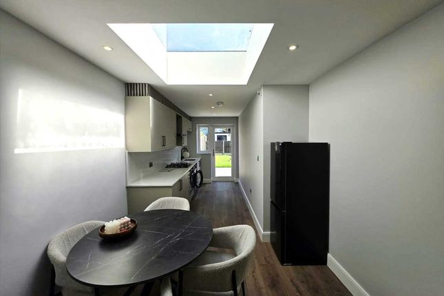 Flat 1, 127, Bellamy Drive, Stanmore photo 4