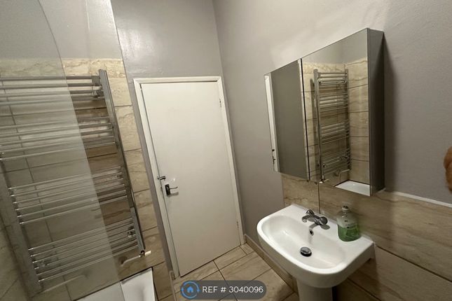 Flat B  Grosvenor Place, Margate photo 2