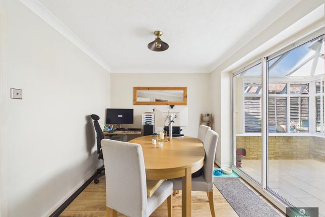 17, Blackett Road, Maidenbower photo 5